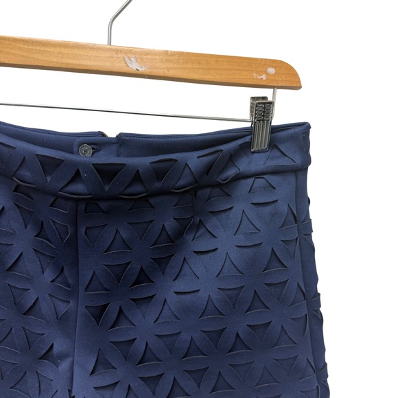 Lilly Pulitzer Navy Geometric Cutout Tailored Shorts Women Size 6 - Picture 3 of 10